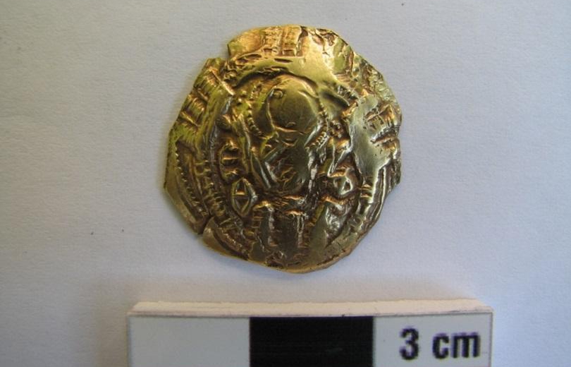 Bulgarian archaeologists find rare golden coin at cape Kaliakra ruins - The Sofia Globe