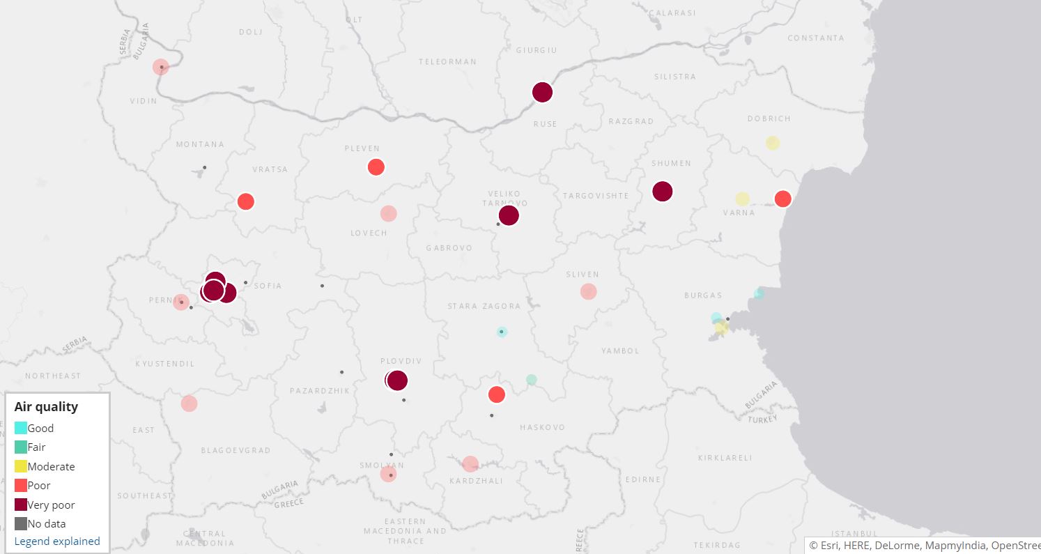 Smog over Sofia poor air quality prompts city hall call to avoid car