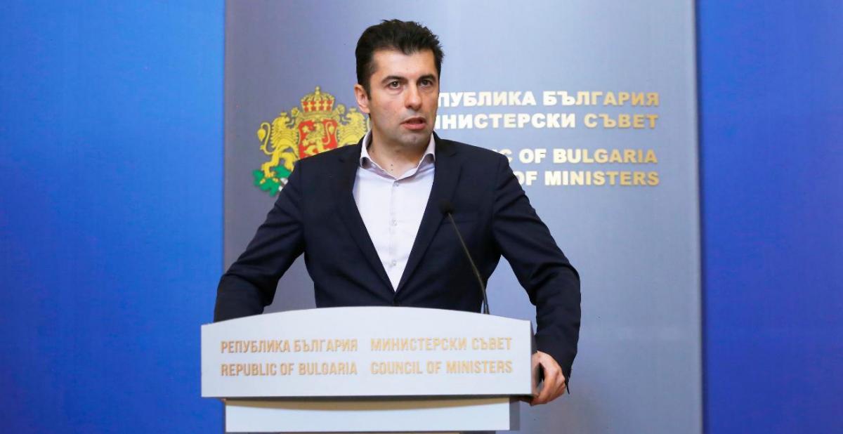 Bulgaria sends buses to Ukraine to fetch evacuees, prepares to receive refugees