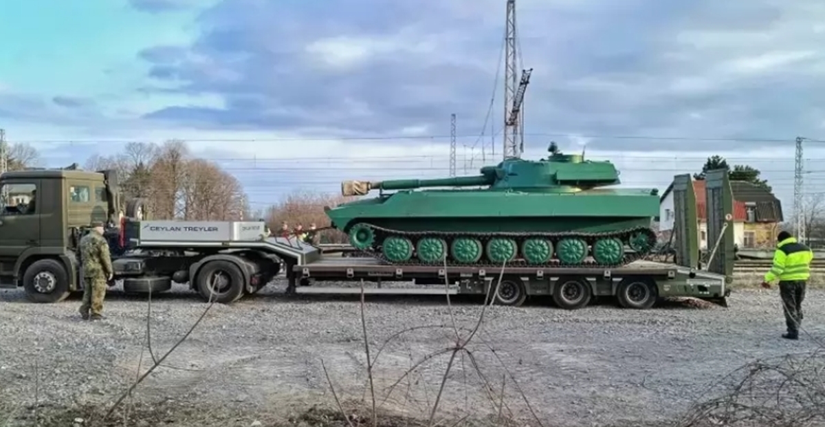 Caretaker Defence Minister confirms Bulgaria sent Gvozdika self-propelled howitzers to Ukraine