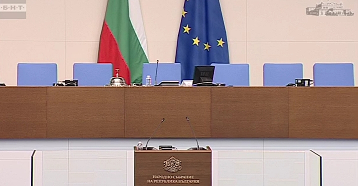 Market Links poll sees seven-group Parliament