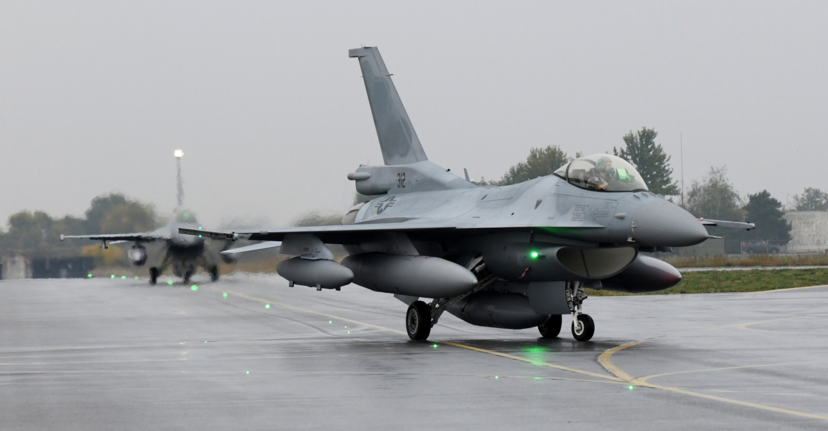 Bulgaria’s Defence Ministry wants to postpone next payment for F-16s